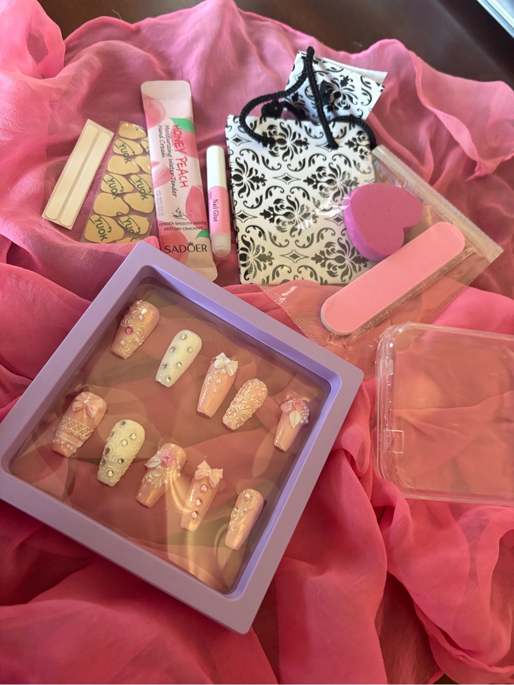 Pink wedding style Press-On Nail Set with Decorative Accents -